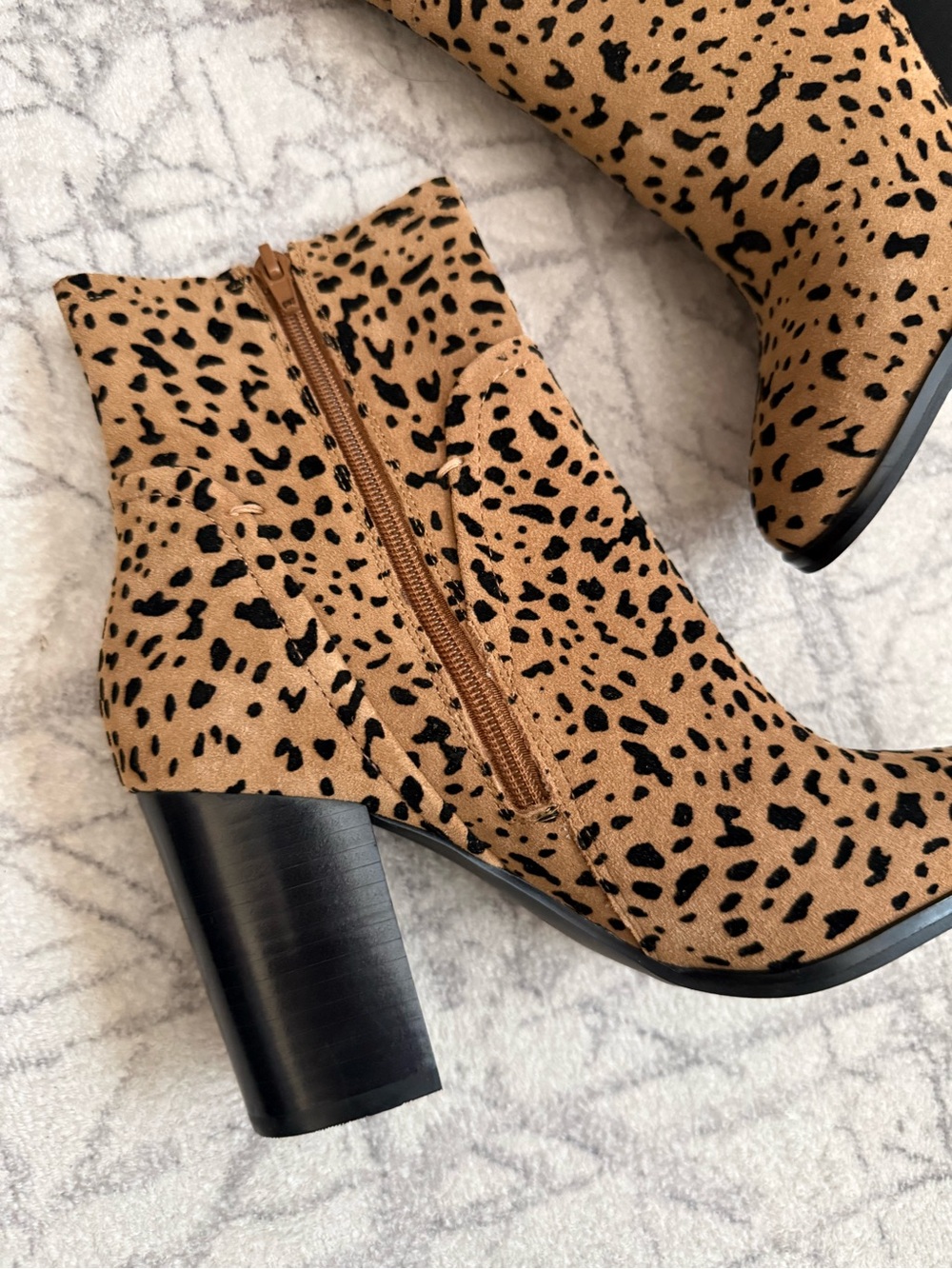 Gibson & Latimer Leopard Print Block Heel Booties Size 8 Western Boho Chic - Picture 4 of 9